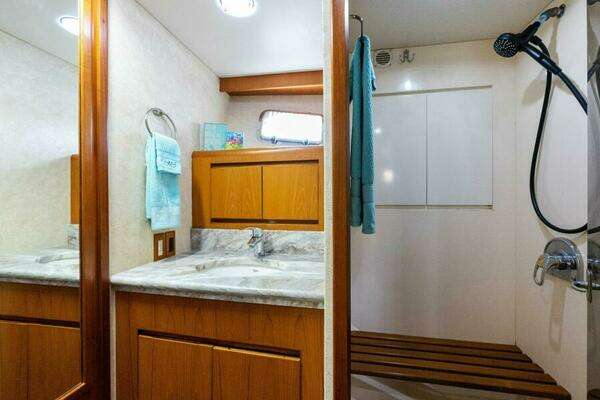 Grand Alaskan 64 Pilot House Yacht For Sale