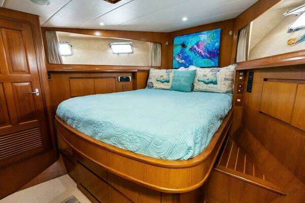 Grand Alaskan 64 Pilot House Yacht For Sale