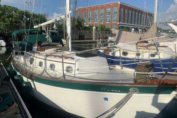 Photo of the 1984 Pacific Seacraft Orion "Amelie"