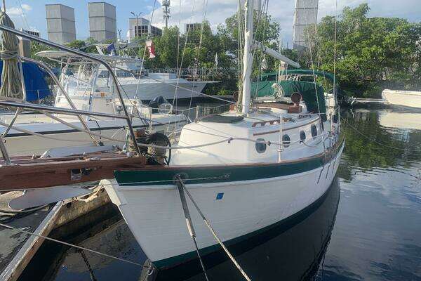 Photo of the 1984 Pacific Seacraft Orion "Amelie"