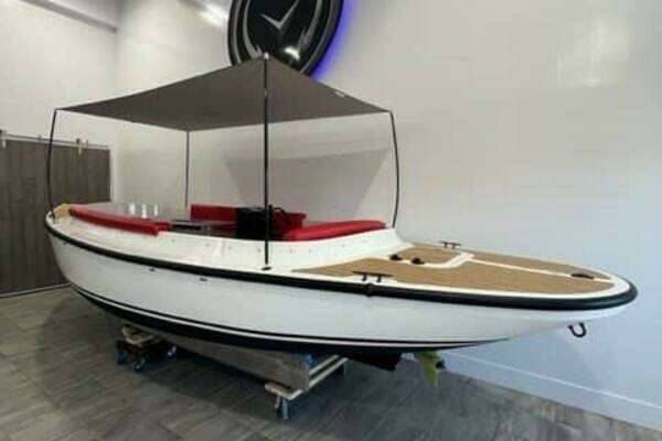 Photo of the 2023 Vision Fantail 217