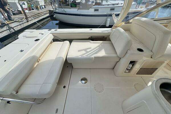 Grady-White Freedom 307 Yacht For Sale