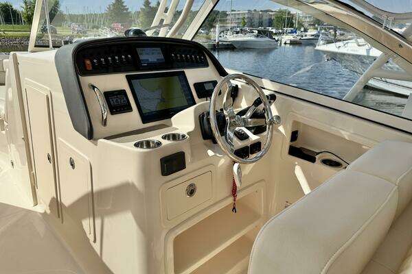 Grady-White Freedom 307 Yacht For Sale