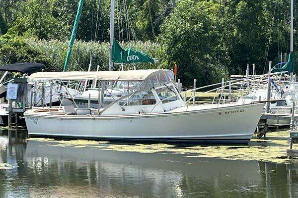 Photo of the 1981 Dyer Dyer 29 Flush Deck-Bass Boat "Kathleen C"