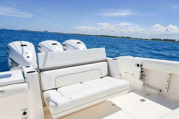 Pursuit S 378 Sport Yacht For Sale
