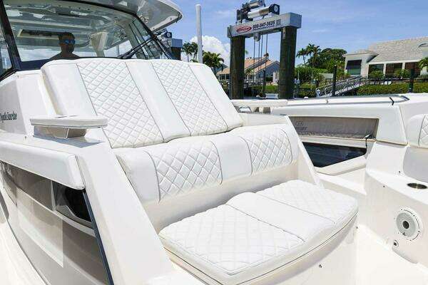 Pursuit S 378 Sport Yacht For Sale