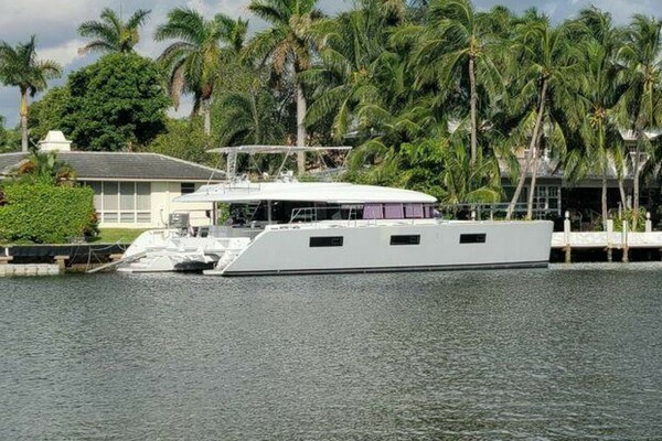 62ft Lagoon Yacht For Sale