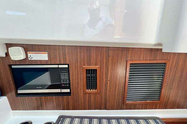 Pursuit 365 Dual Console Yacht For Sale