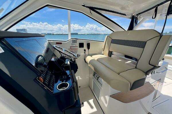 Pursuit 365 Dual Console Yacht For Sale