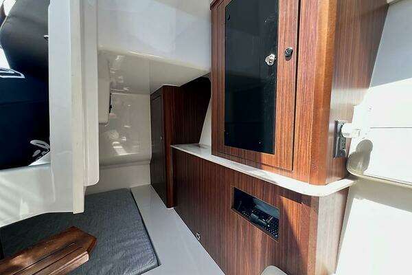 Pursuit 365 Dual Console Yacht For Sale
