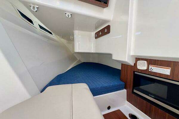 Pursuit 365 Dual Console Yacht For Sale