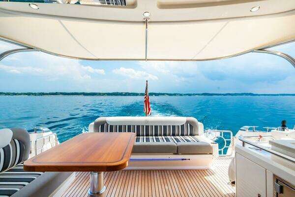 Riviera 4800 Sport Yacht Yacht For Sale