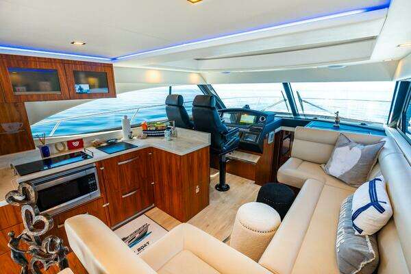 Riviera 4800 Sport Yacht Yacht For Sale