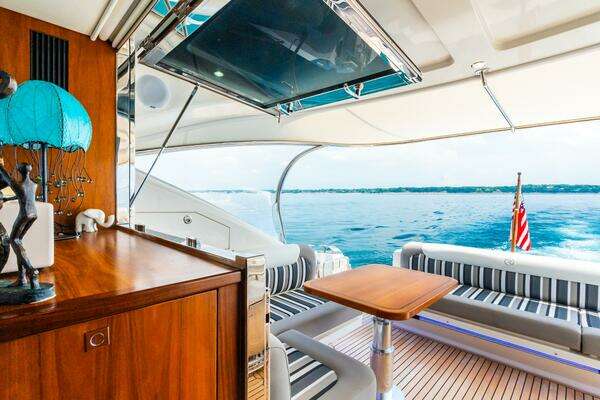 Riviera 4800 Sport Yacht Yacht For Sale