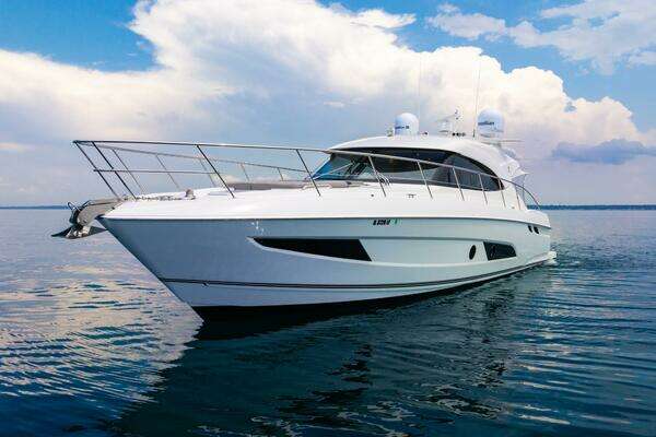 Riviera 4800 Sport Yacht Yacht For Sale
