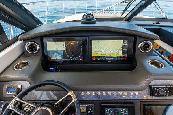 Riviera 4800 Sport Yacht Yacht For Sale