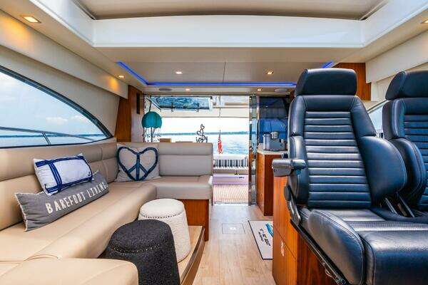 Riviera 4800 Sport Yacht Yacht For Sale