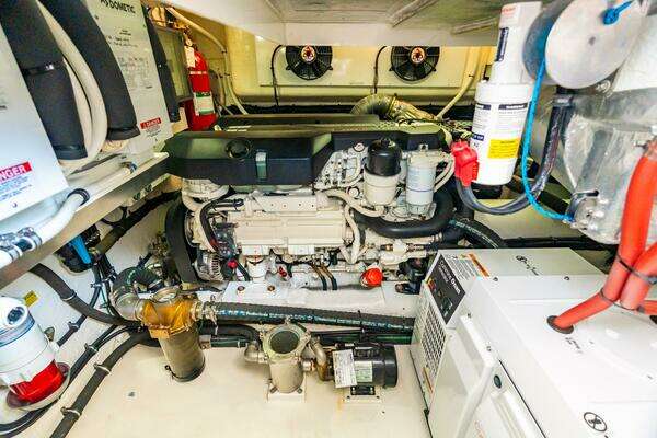 Riviera 4800 Sport Yacht Yacht For Sale
