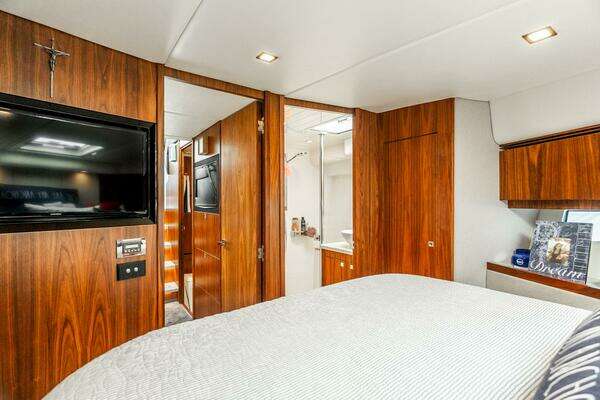 Riviera 4800 Sport Yacht Yacht For Sale