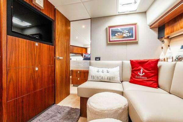 Riviera 4800 Sport Yacht Yacht For Sale