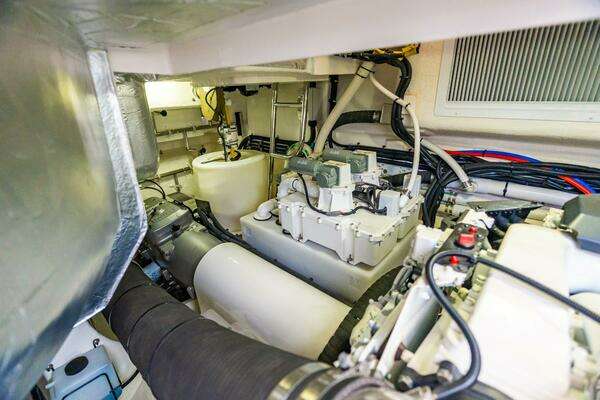 Riviera 4800 Sport Yacht Yacht For Sale