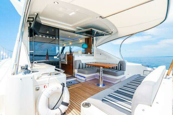 Riviera 4800 Sport Yacht Yacht For Sale
