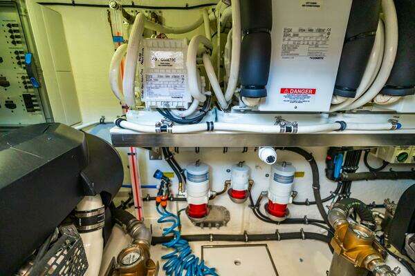 Riviera 4800 Sport Yacht Yacht For Sale