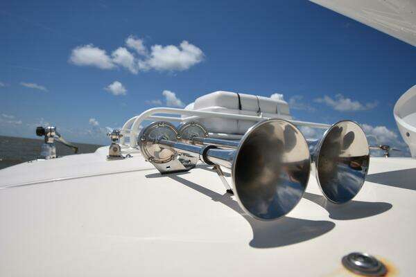 Grady-White 330 Express Yacht For Sale