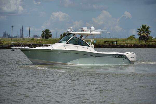 Grady-White 330 Express Yacht For Sale