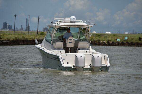 Grady-White 330 Express Yacht For Sale