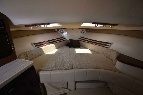 Grady-White 330 Express Yacht For Sale