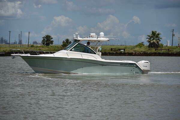 Grady-White 330 Express Yacht For Sale