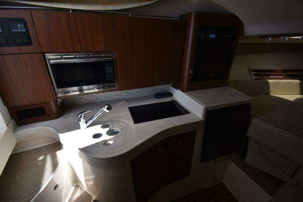 Grady-White 330 Express Yacht For Sale
