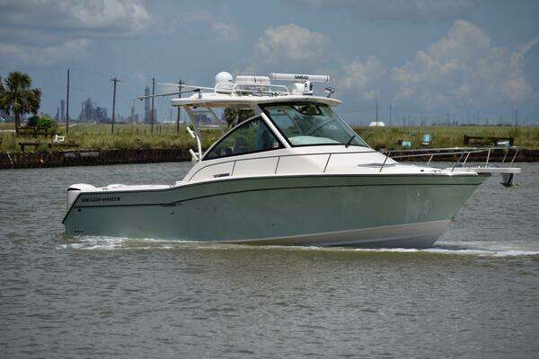 Grady-White 330 Express Yacht For Sale