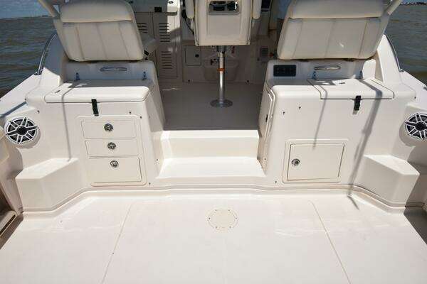 Grady-White 330 Express Yacht For Sale
