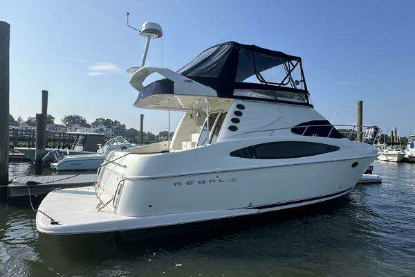 Photo of the 2002 Regal 3880