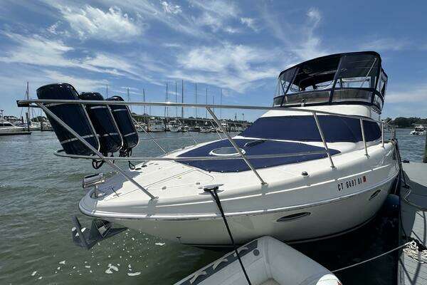 Photo of the 2002 Regal 3880