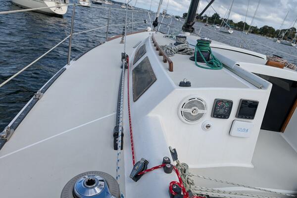 Hijinx 37ft Express Yacht For Sale
