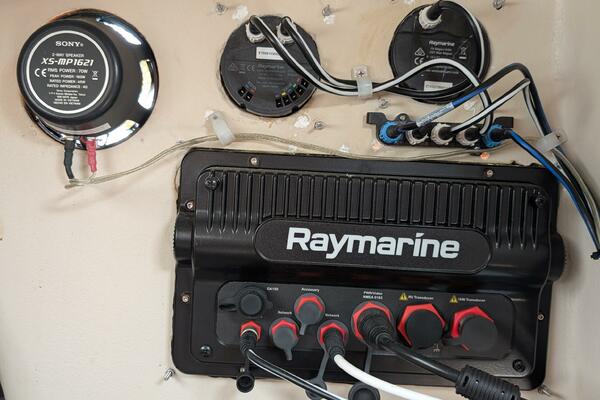 Hijinx 37ft Express Yacht For Sale