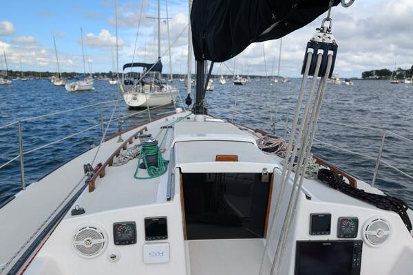 Hijinx 37ft Express Yacht For Sale