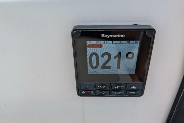 Hijinx 37ft Express Yacht For Sale