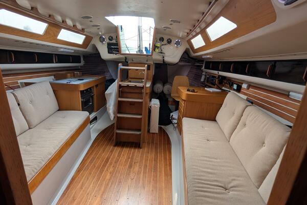 Hijinx 37ft Express Yacht For Sale