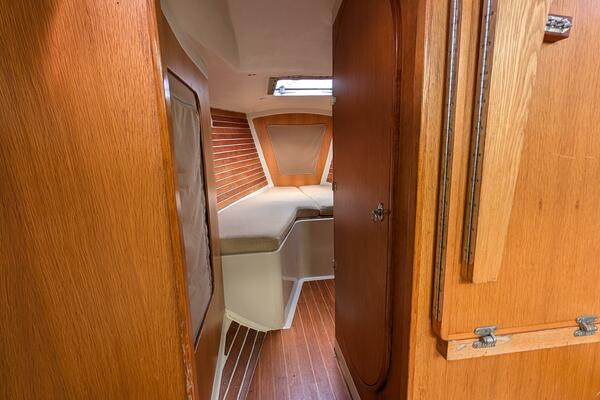 Hijinx 37ft Express Yacht For Sale