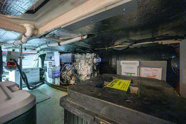 Sea Ray 50/52 Sedan Bridge Yacht For Sale