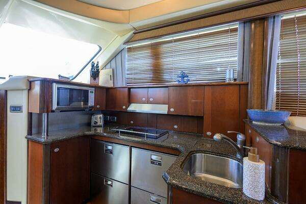 Sea Ray 50/52 Sedan Bridge Yacht For Sale