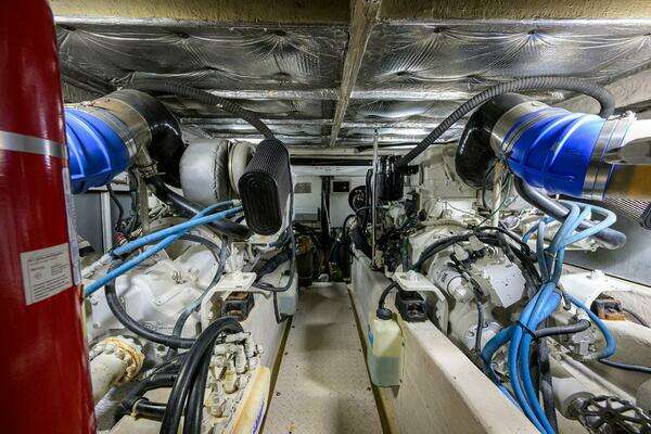 Sea Ray 50/52 Sedan Bridge Yacht For Sale