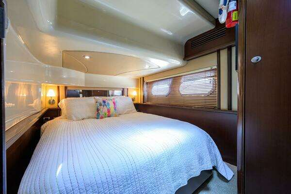 Sea Ray 50/52 Sedan Bridge Yacht For Sale