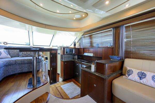 Sea Ray 50/52 Sedan Bridge Yacht For Sale