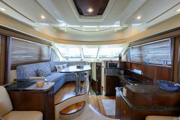 Sea Ray 50/52 Sedan Bridge Yacht For Sale