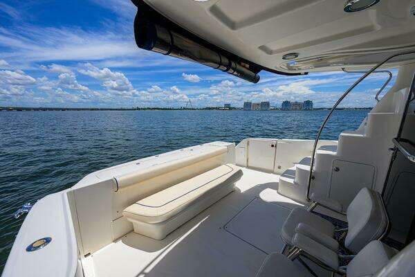 Sea Ray 50/52 Sedan Bridge Yacht For Sale
